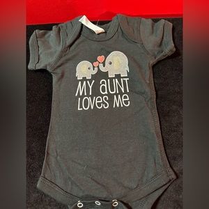 Newborn Onsie. MY AUNT LOVES ME 🥰